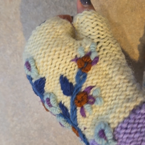 NWT Trimdin Hand-Knit Artisan Multi-Colored Floral Fingerless Gloves - Picture 6 of 7